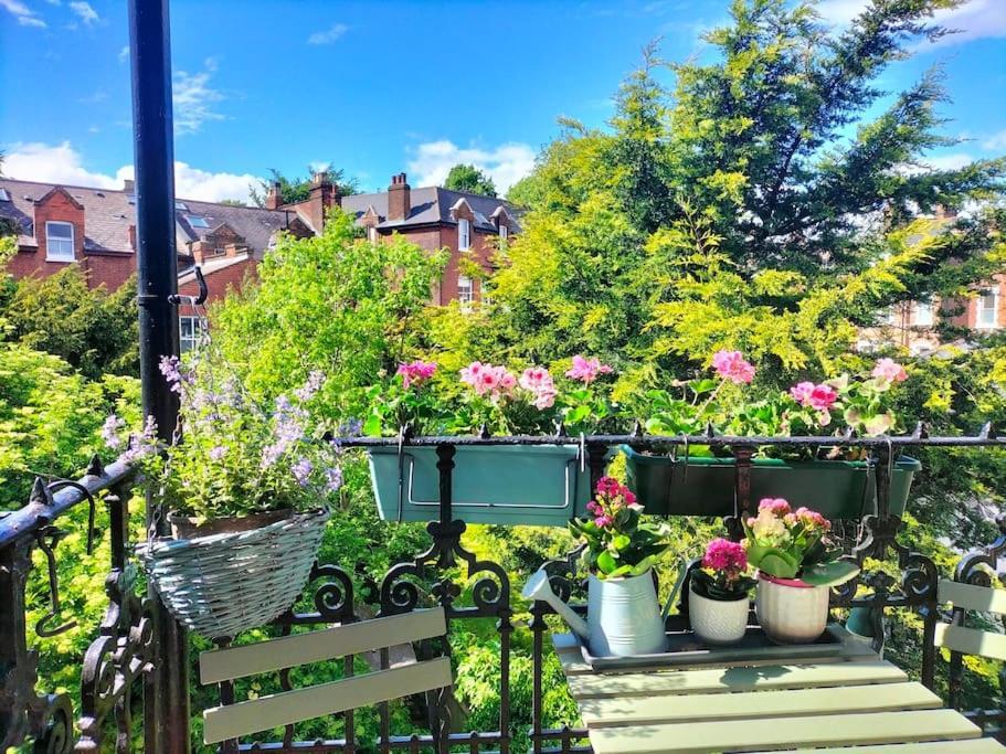 Charming London With Balcony Londres Exterior foto